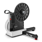 Home Trainer Elite Justo sans cassette avec capteur OTS, précision ±1 % et simulation de pente jusqu'à 24 %